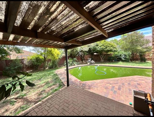 4 BEDROOM HOUSE FOR SALE IN SELCOURT